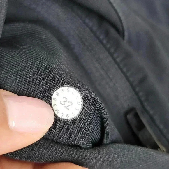 Lululemon ABC Pant Skinny Color Black - Picture 9 of 9